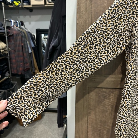 J Crew Size 8 Silk Button Shirt Cheetah Print Top - Picture 7 of 13